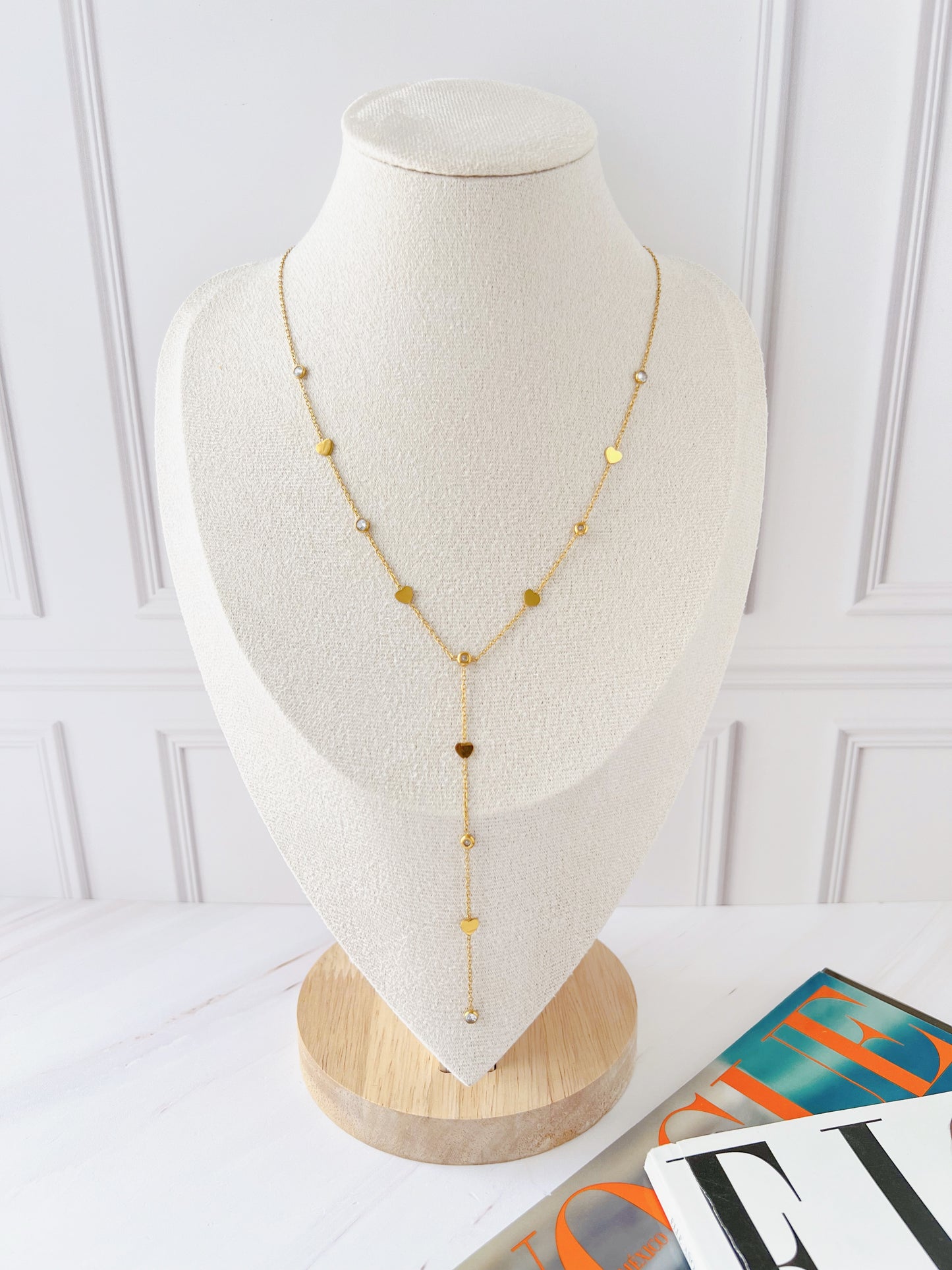 Collar Corbatero Corazones