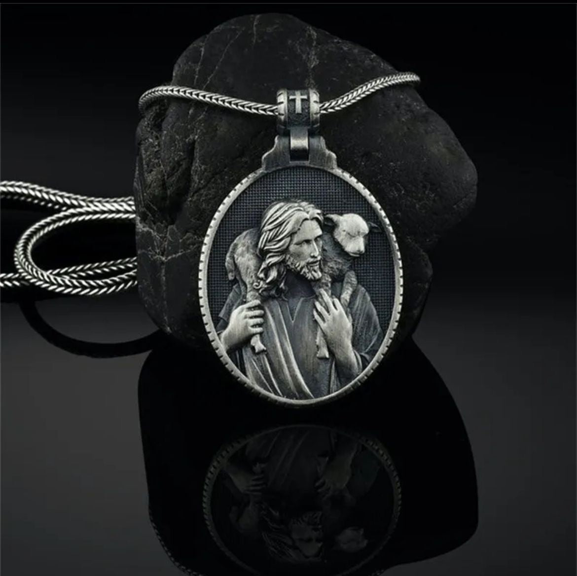 Collar Jesús