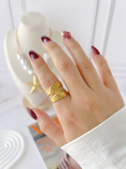 Anillo Líneas Entrelazadas